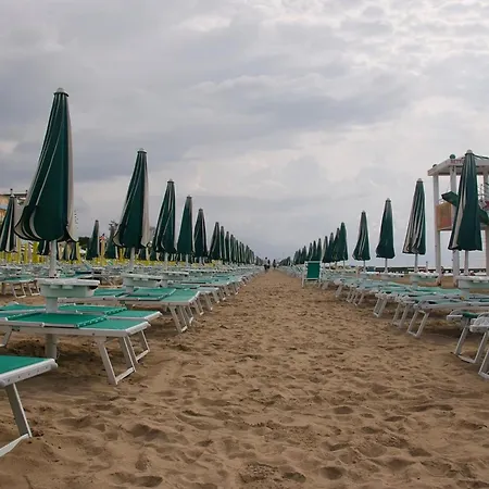 Comfortable Flat Close To The - Beahost Apartment Caorle