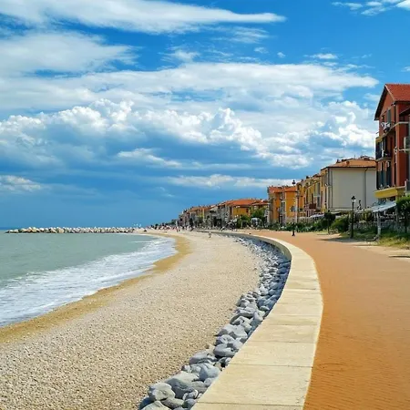 Comfortable Flat Close To The * Καόρλε